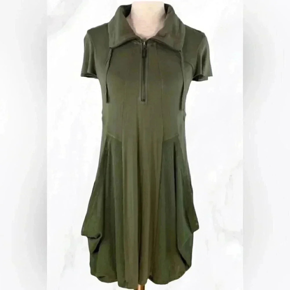 Philosophy Dresses & Skirts - Philosophy stretchy cap sleeve 1/2 zip green slouchy pocket midi dress S
